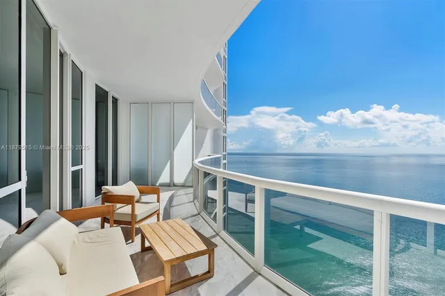 $10,000 | 16001 Collins Avenue, Unit 3507, Sunny Isles Beach, FL 33160