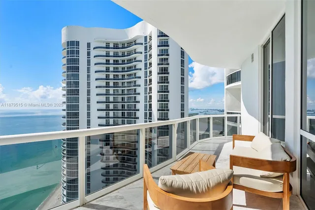 $10,000 | 16001 Collins Avenue, Unit 3507, Sunny Isles Beach, FL 33160