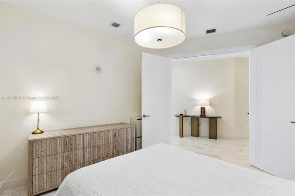 $10,000 | 16001 Collins Avenue, Unit 3507, Sunny Isles Beach, FL 33160
