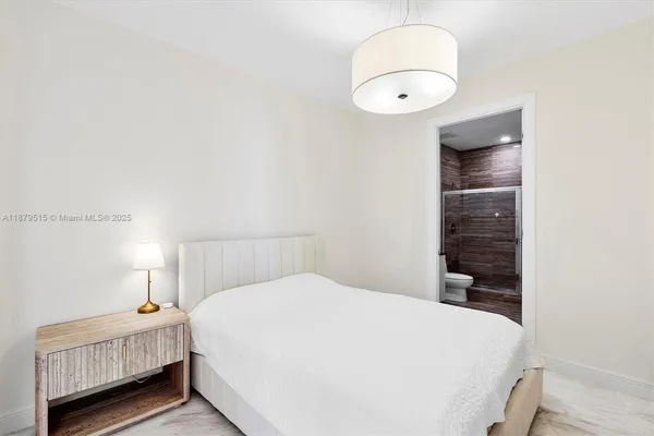 $10,000 | 16001 Collins Avenue, Unit 3507, Sunny Isles Beach, FL 33160