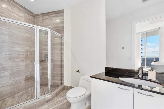 $10,000 | 16001 Collins Avenue, Unit 3507, Sunny Isles Beach, FL 33160