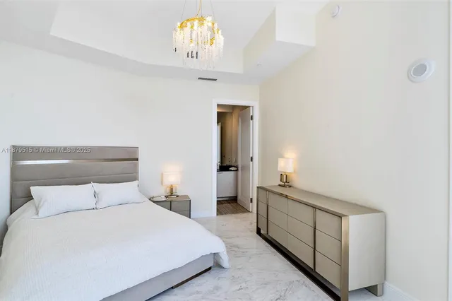 $10,000 | 16001 Collins Avenue, Unit 3507, Sunny Isles Beach, FL 33160