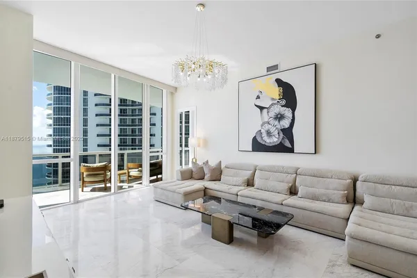 $10,000 | 16001 Collins Avenue, Unit 3507, Sunny Isles Beach, FL 33160