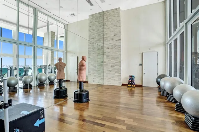 $10,000 | 16001 Collins Avenue, Unit 3507, Sunny Isles Beach, FL 33160