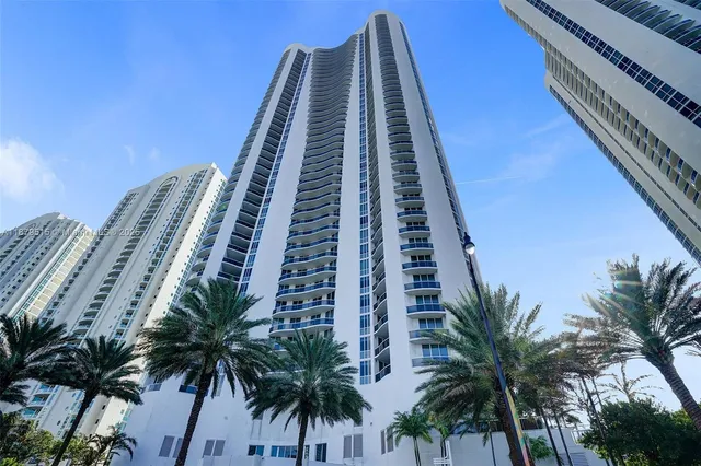 $10,000 | 16001 Collins Avenue, Unit 3507, Sunny Isles Beach, FL 33160
