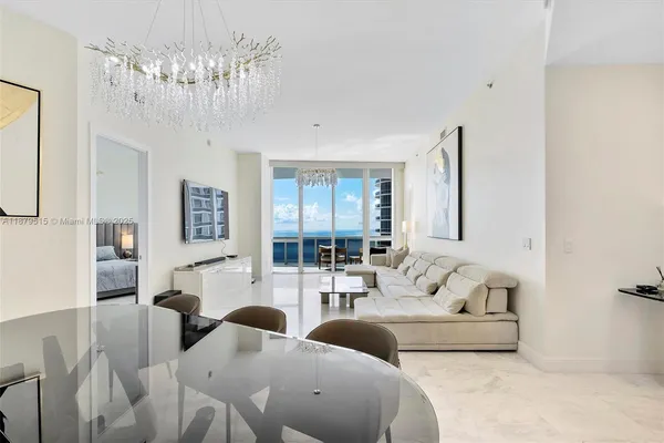 $10,000 | 16001 Collins Avenue, Unit 3507, Sunny Isles Beach, FL 33160