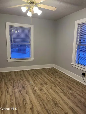 $975 | 60 East 8th Avenue, Unit 2, Gloversville, NY 12078