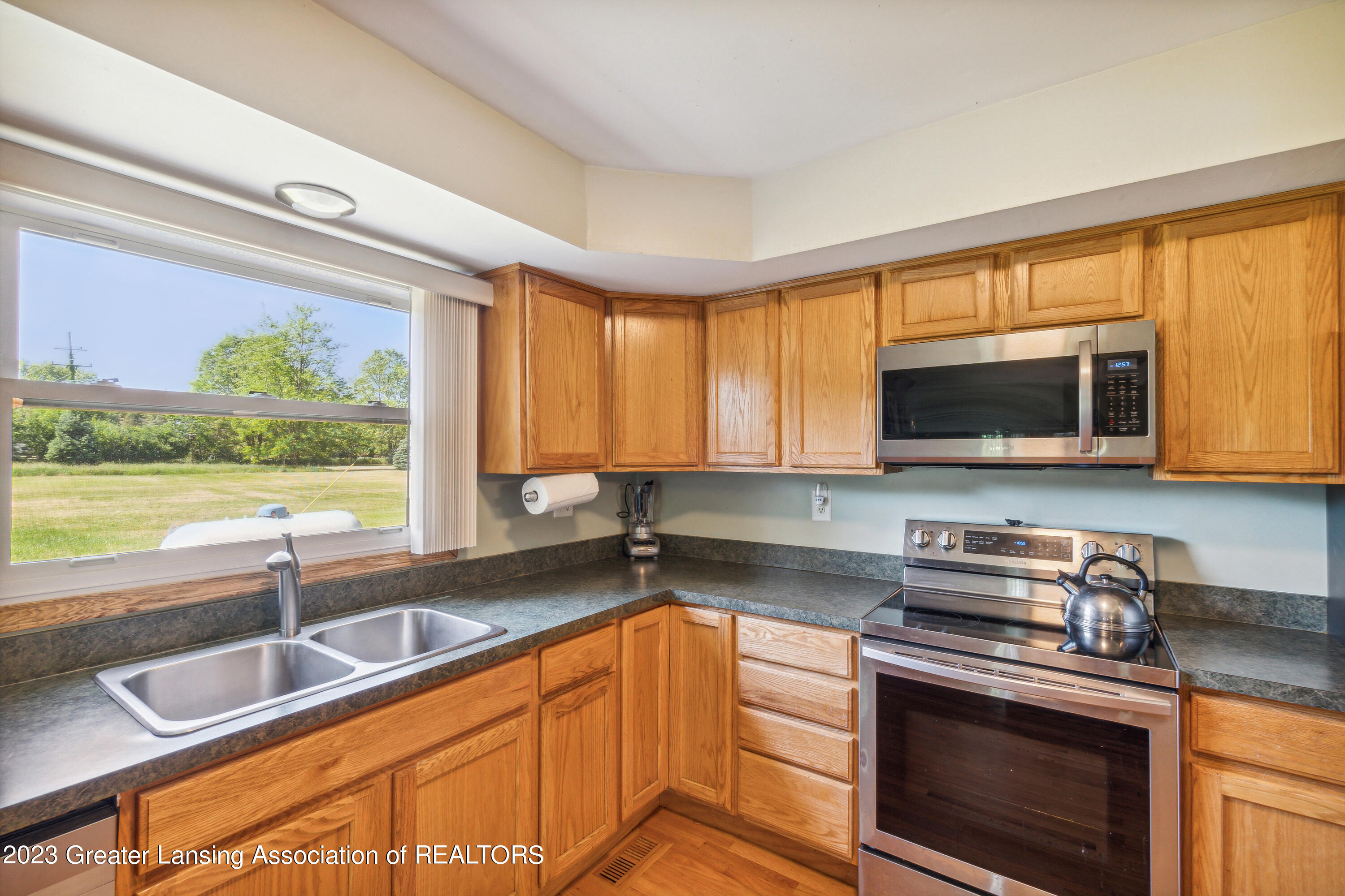 7861 Pingree Road Pinckney, MI 48169 - Photo 14 of 43 13-7861-Pingree-Rd-Pinckney-MI-48169-Win