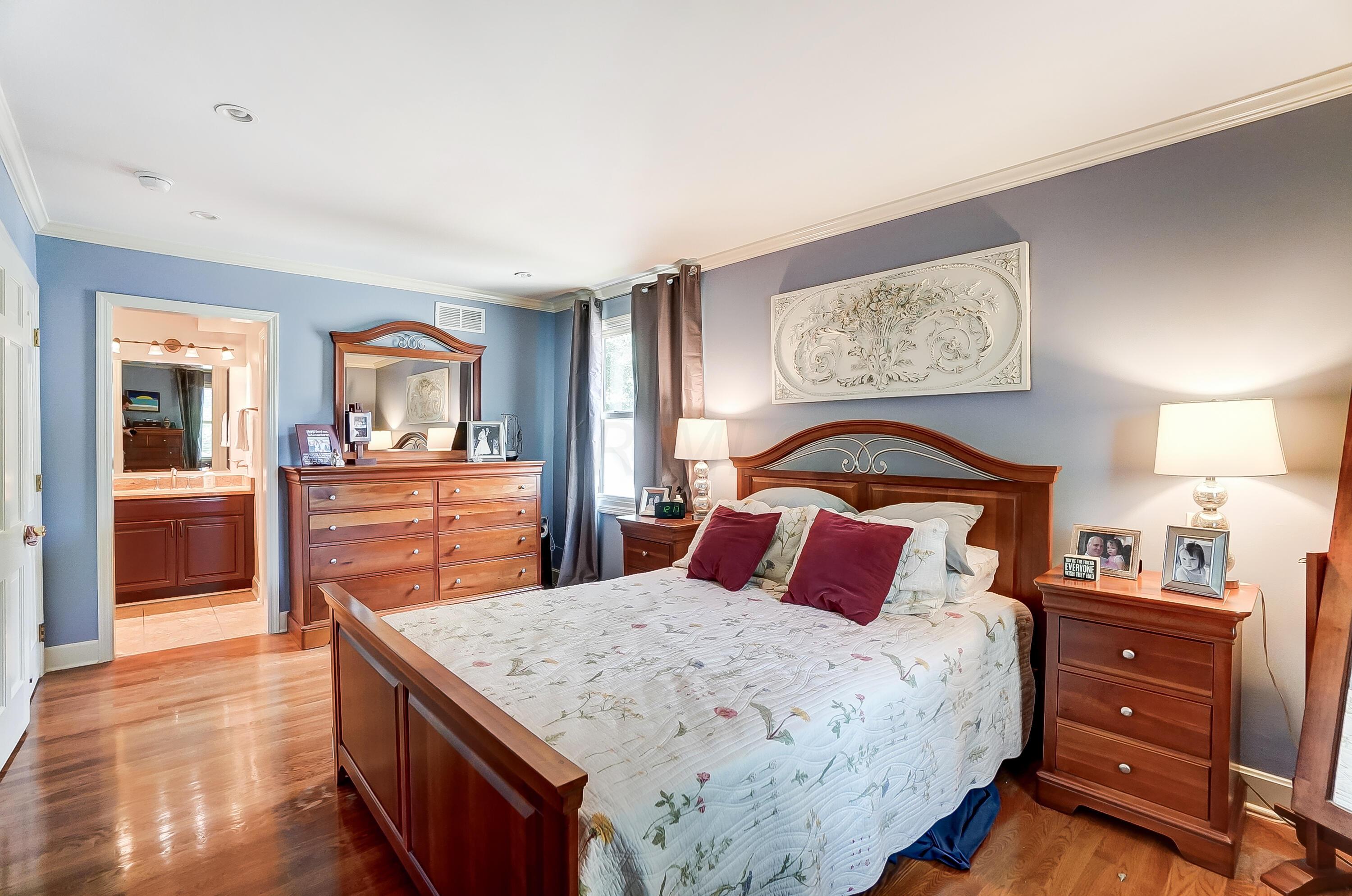 179 South Harding Road Columbus, OH 43209 - Photo 26 of 48 Owner's Suite