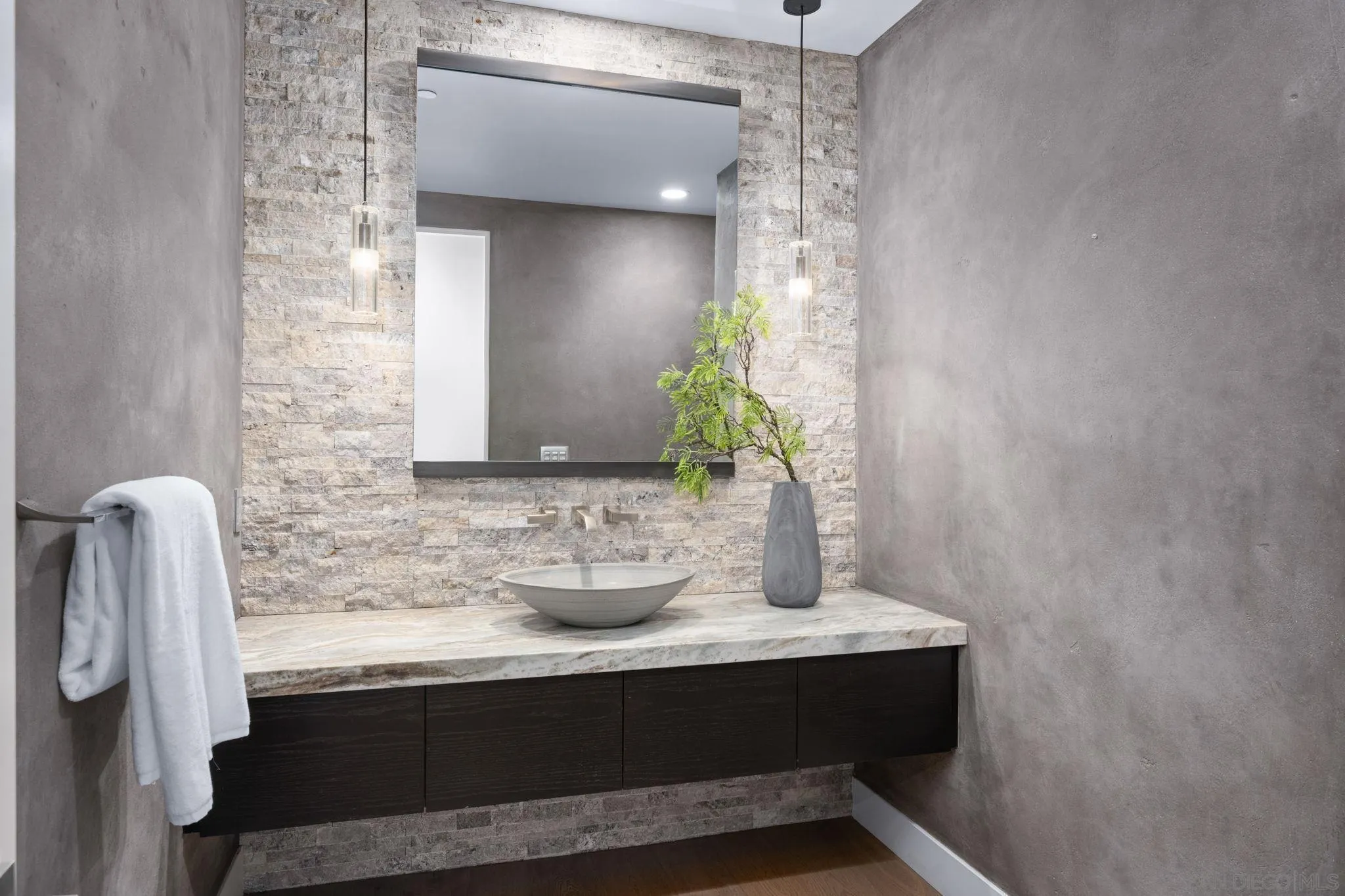 6968 St Andrews Road Rancho Santa Fe, CA 92067 - Photo 15 of 23 a bathroom with a sink and a mirror