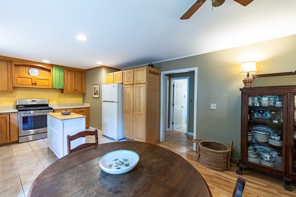 86 Valley Road Lunenburg, MA 01462 - Photo 21 of 34