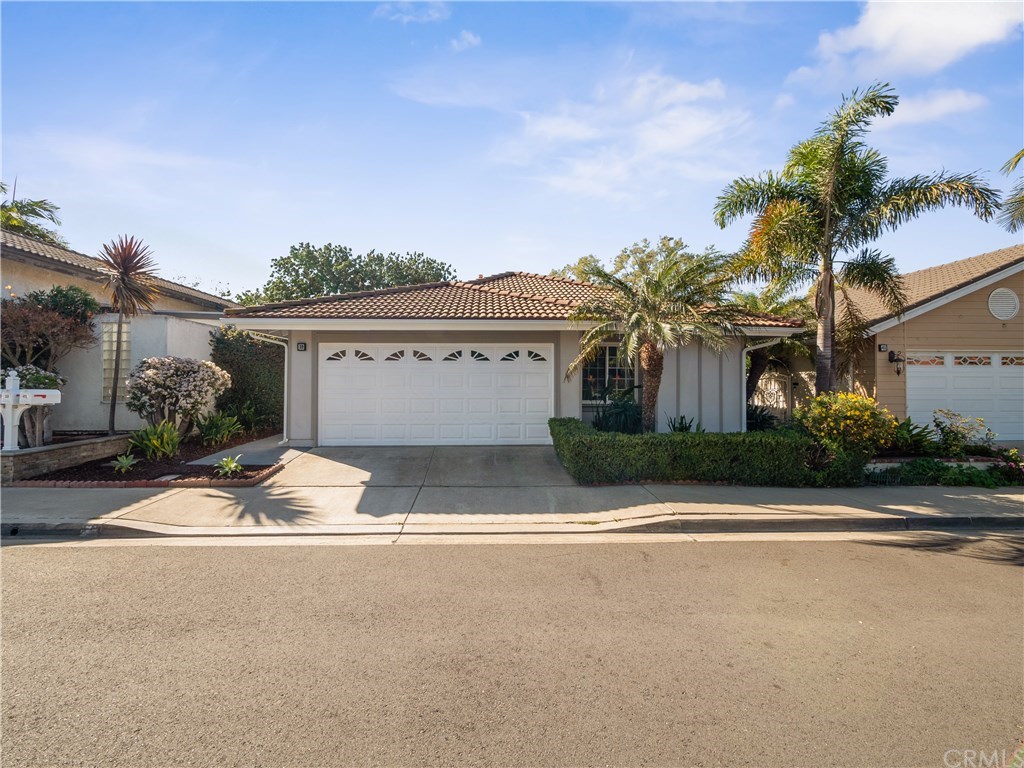 39 Castillo Irvine, CA 92620 - Photo 1 of 1
