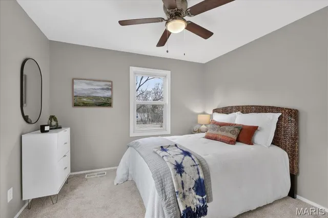 $175,900 | 2370 Hawthorne Manor Drive, Florissant, MO 63031