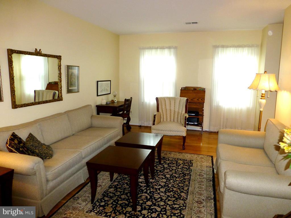 7719 Durer Court Springfield, VA 22153 - Photo 16 of 30 Living Room
