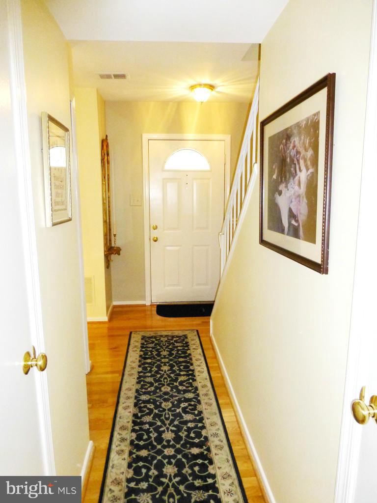 7719 Durer Court Springfield, VA 22153 - Photo 4 of 30 Interior (General)