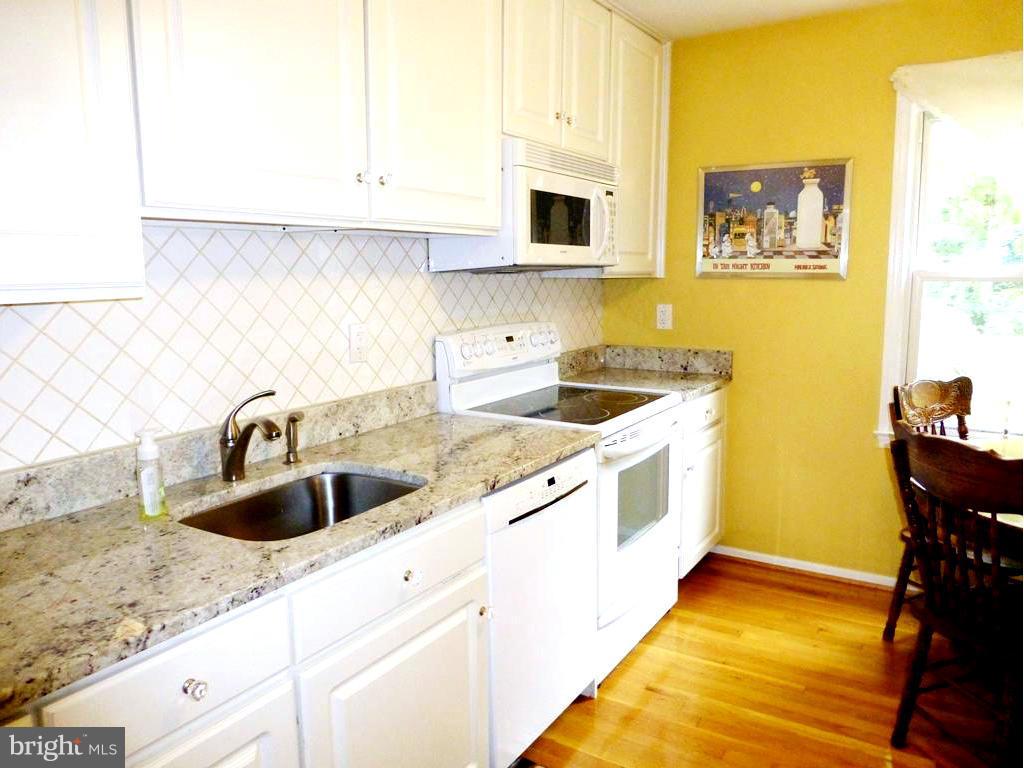 7719 Durer Court Springfield, VA 22153 - Photo 7 of 30 Kitchen