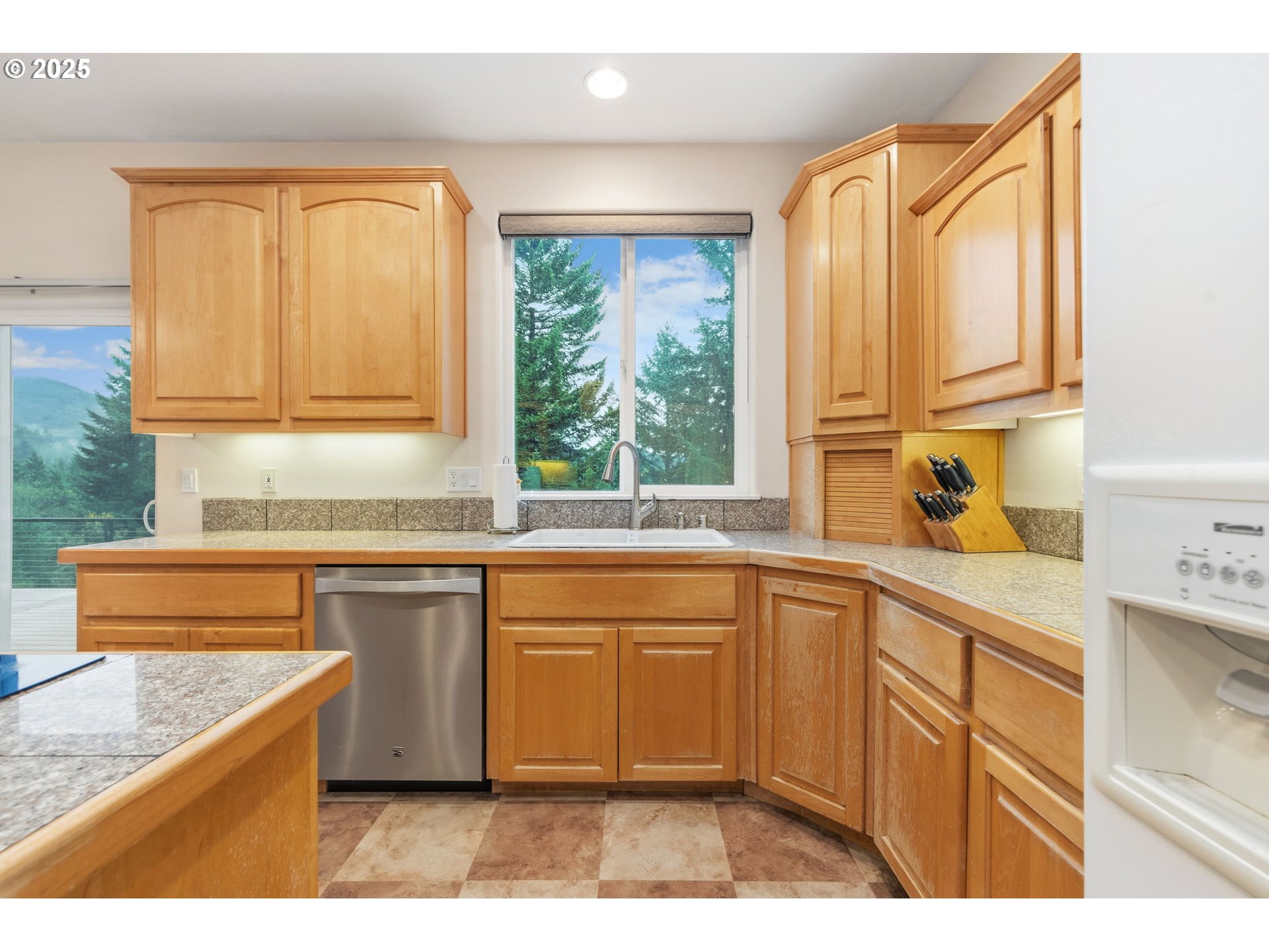 7311 Northeast 317th Place Camas, WA 98607 - Photo 24 of 48 Kitchen