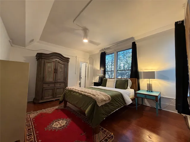 $2,450 | 402 Hyde Park Boulevard, Unit 4, Houston, TX 77006