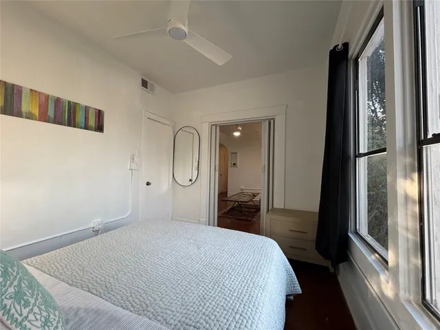 $2,450 | 402 Hyde Park Boulevard, Unit 4, Houston, TX 77006