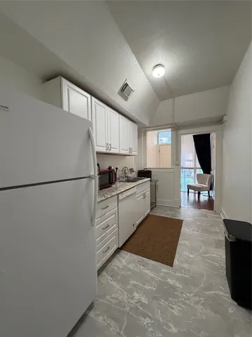 $2,450 | 402 Hyde Park Boulevard, Unit 4, Houston, TX 77006