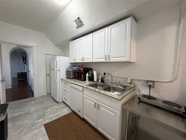 $2,450 | 402 Hyde Park Boulevard, Unit 4, Houston, TX 77006