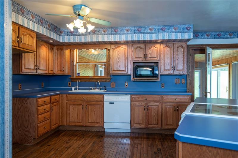 6914 Hassel Road Sharpsville, PA 16150 - Photo 11 of 25 Gallery Image 11