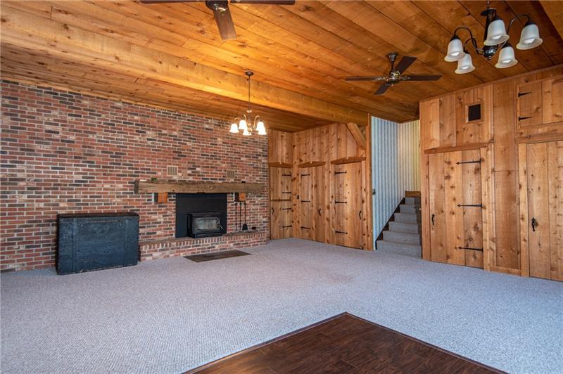 6914 Hassel Road Sharpsville, PA 16150 - Photo 9 of 25 Gallery Image 9