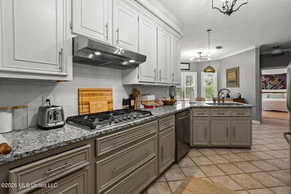 $399,000 | 423 Woodlands Circle, Brandon, MS 39047