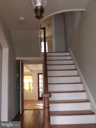 26038 Frederick Road Clarksburg, MD 20871 - Photo 7 of 27 Entrance / Foyer