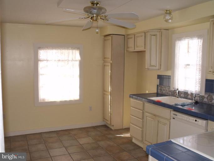 26038 Frederick Road Clarksburg, MD 20871 - Photo 10 of 27 Kitchen #2