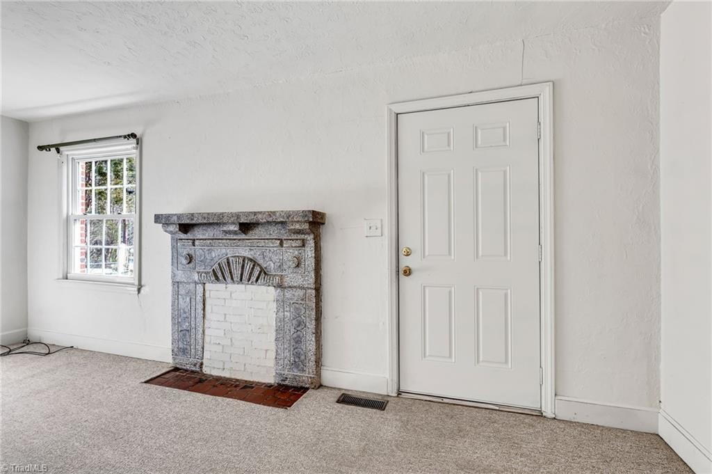 605 East Fairfield Road High Point, NC 27263 - Photo 5 of 43 Gallery Image 5