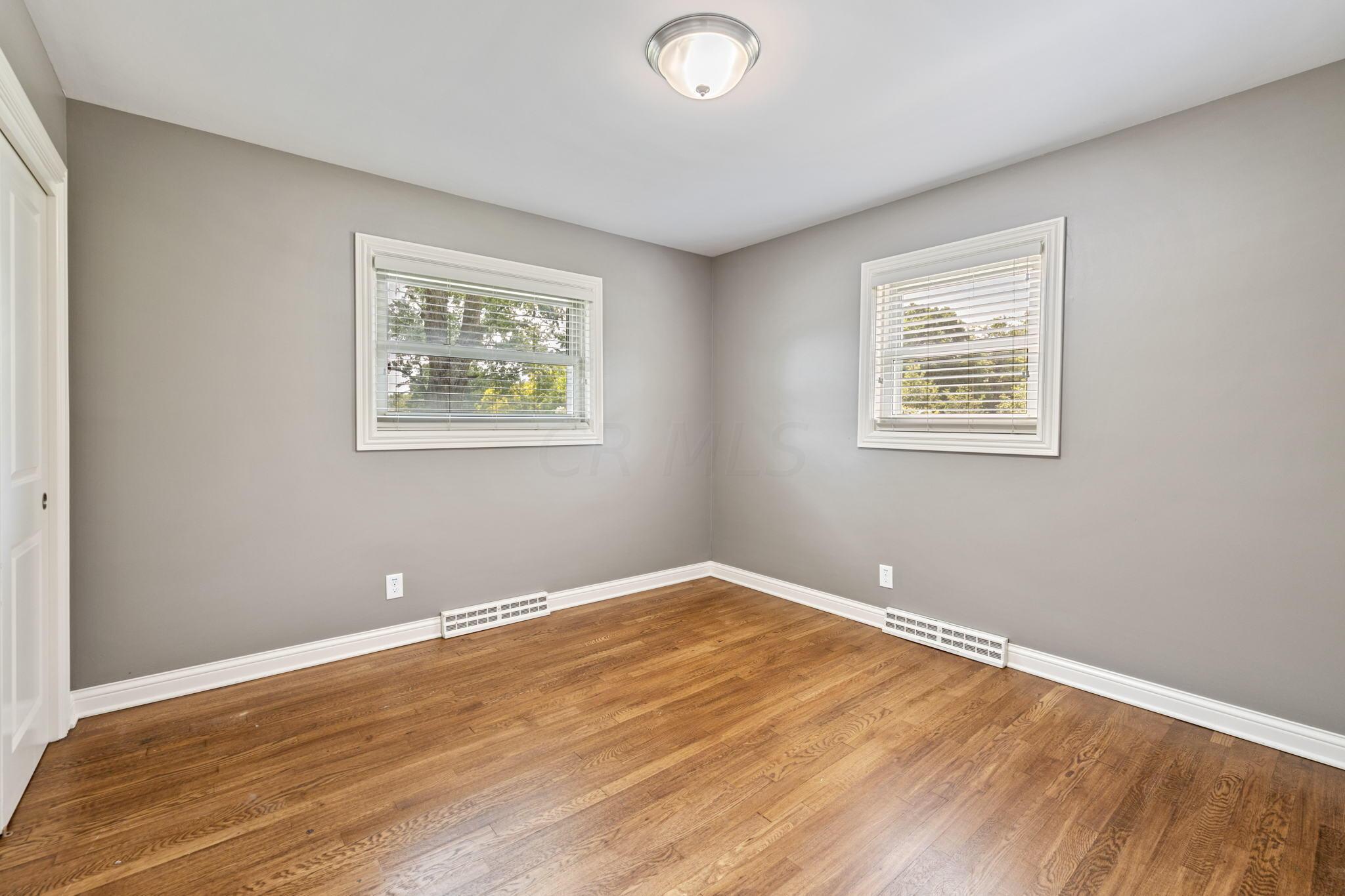 3951 Mountview Road Columbus, OH 43220 - Photo 23 of 35 Bedroom 3