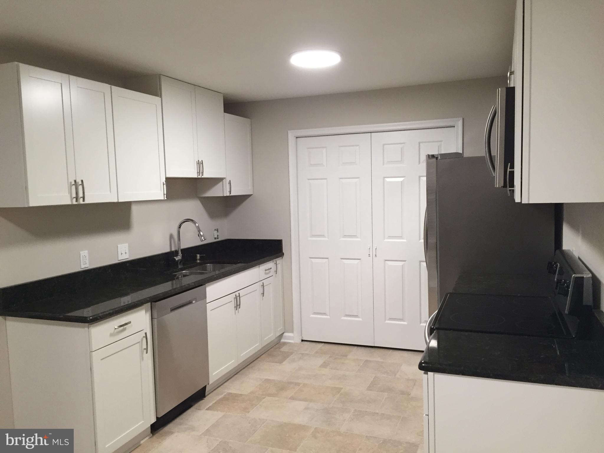 2127 Sebastian Road Fredericksburg, VA 22405 - Photo 4 of 34 Kitchen