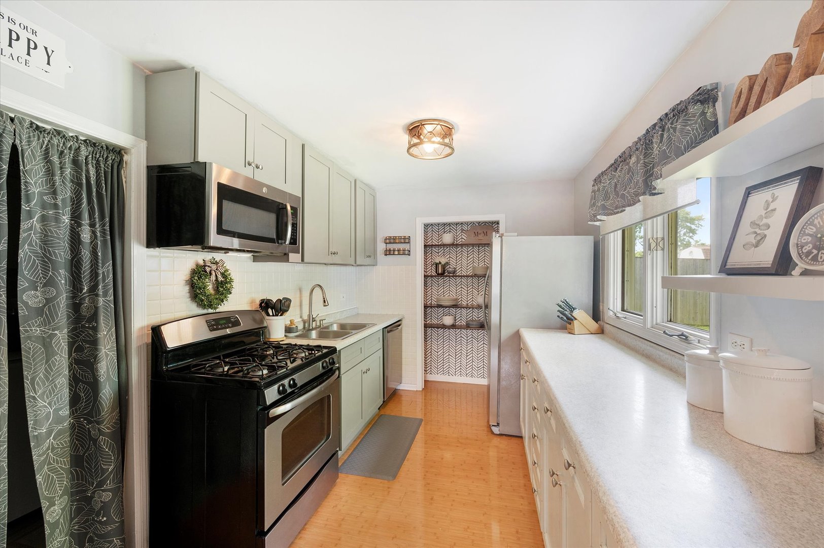 1430 Meyer Road Hoffman Estates, IL 60169 - Photo 9 of 26