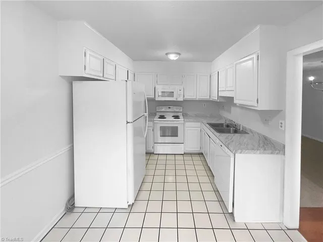 $208,000 | 2546 Cottage Place, Greensboro, NC 27455