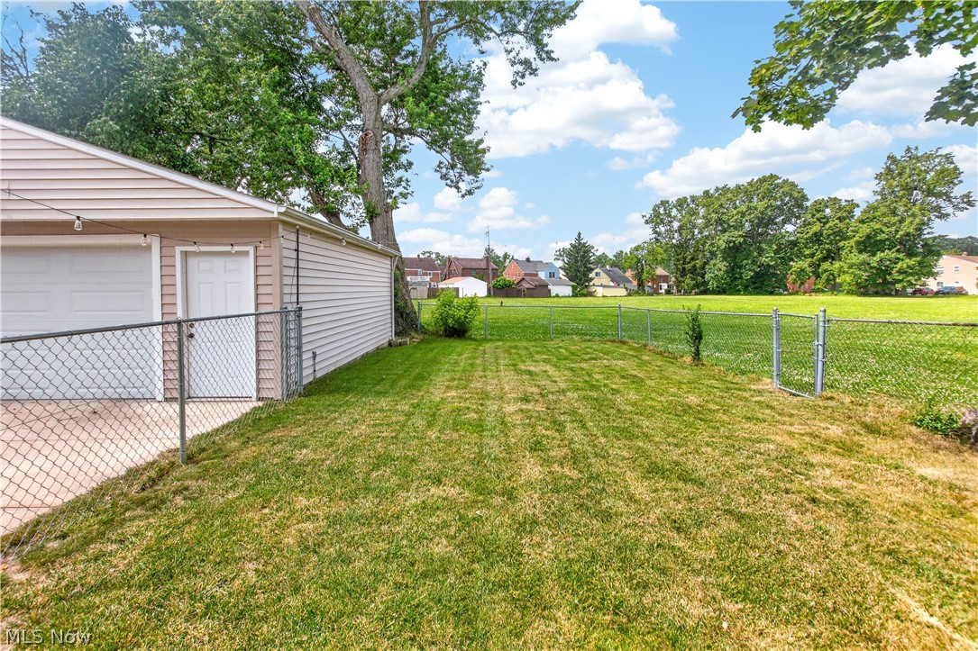 16305 Munn Road Cleveland, OH 44111 - Photo 35 of 36