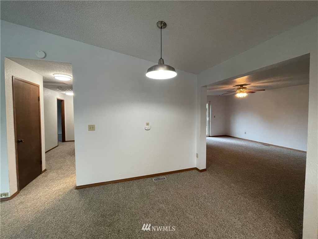 1718 Southwest 348th Street Federal Way, WA 98023 - Photo 5 of 16 Gallery Image 5