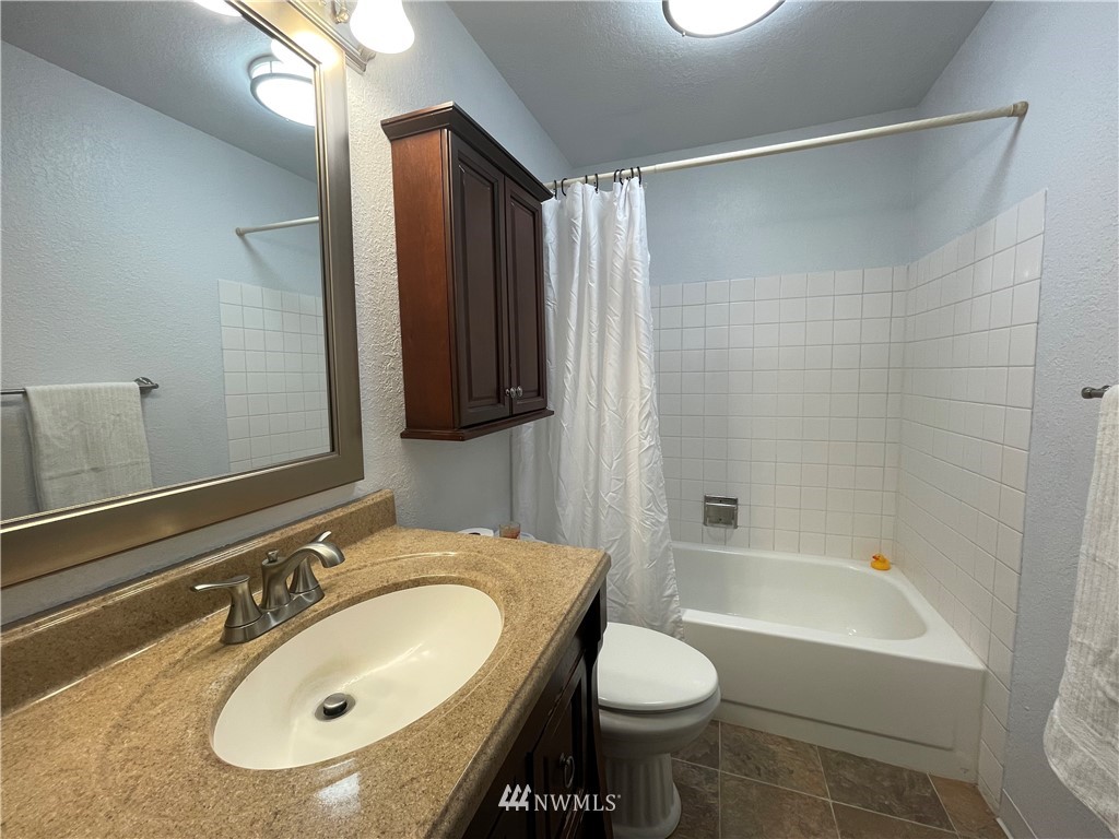 1718 Southwest 348th Street Federal Way, WA 98023 - Photo 8 of 16 Gallery Image 8