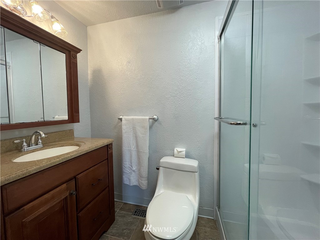 1718 Southwest 348th Street Federal Way, WA 98023 - Photo 9 of 16 Gallery Image 9