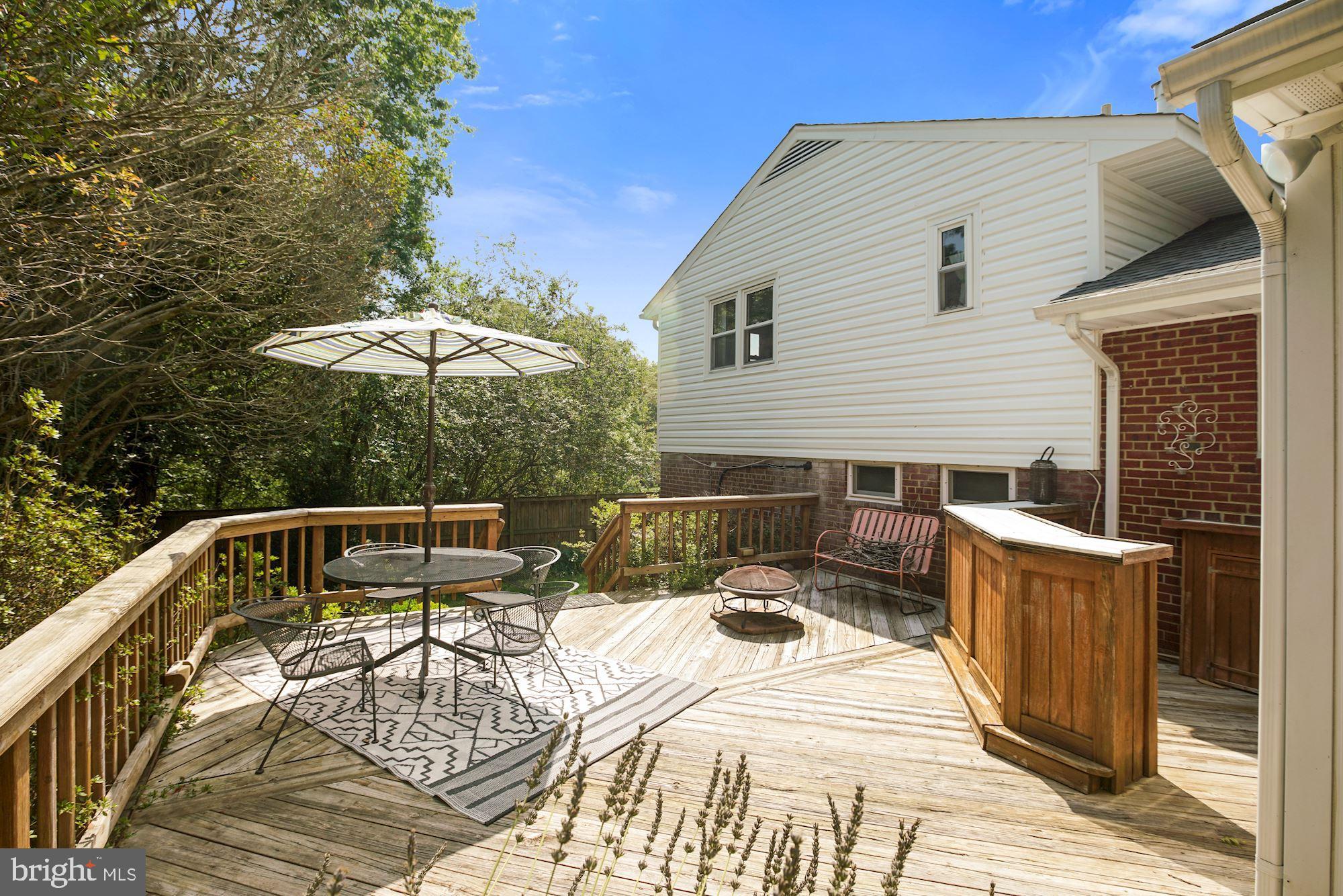 5961 Joffa Place Springfield, VA 22150 - Photo 24 of 32 Expansive deck