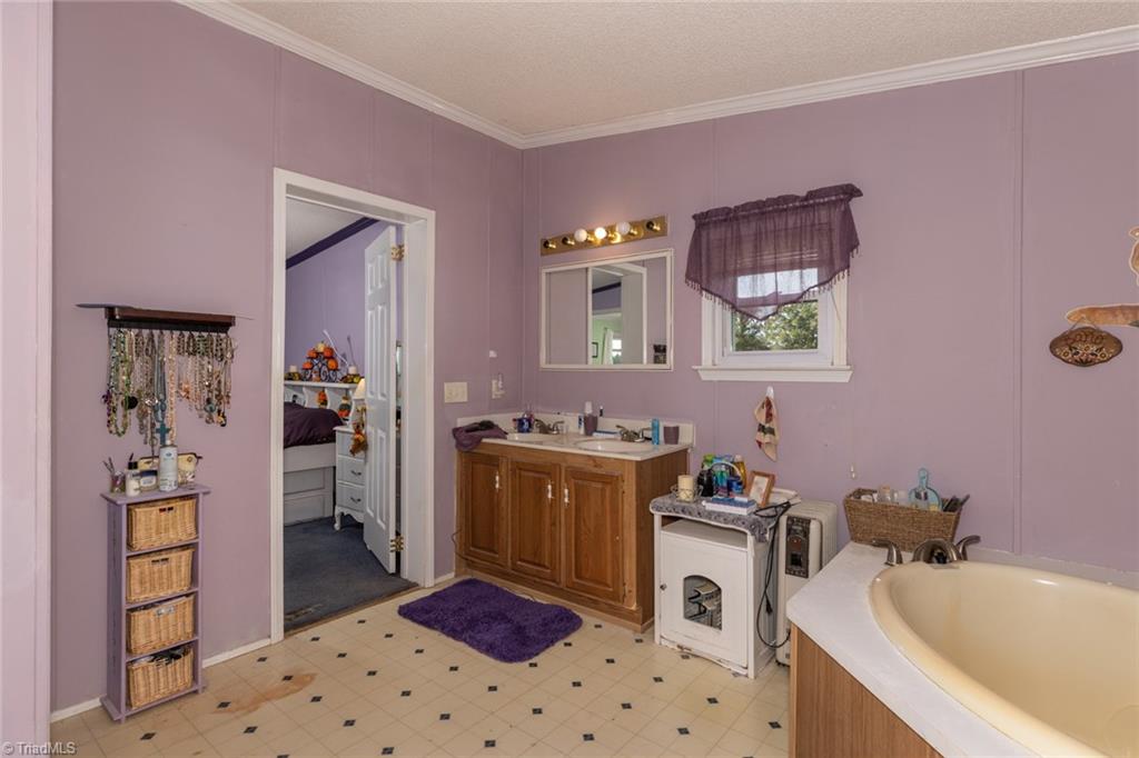 153 Chilton Road Ararat, NC 27007 - Photo 13 of 25 Gallery Image 13