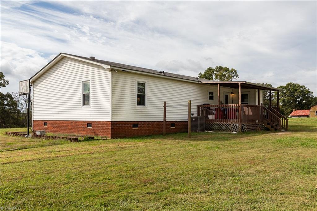 153 Chilton Road Ararat, NC 27007 - Photo 4 of 25 Gallery Image 4