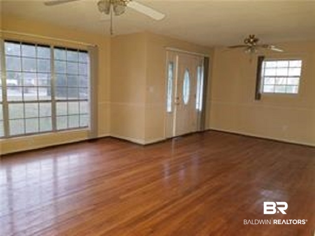 5400 Higgins Drive Satsuma, AL 36572 - Photo 2 of 13