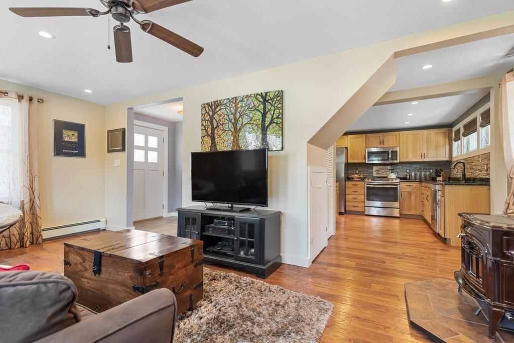 5 Pines Road Billerica, MA 01821 - Photo 8 of 30 Gallery Image 8
