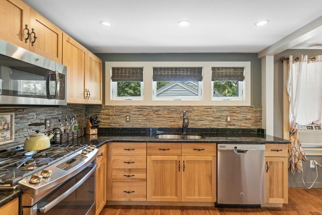 5 Pines Road Billerica, MA 01821 - Photo 10 of 30 Gallery Image 10