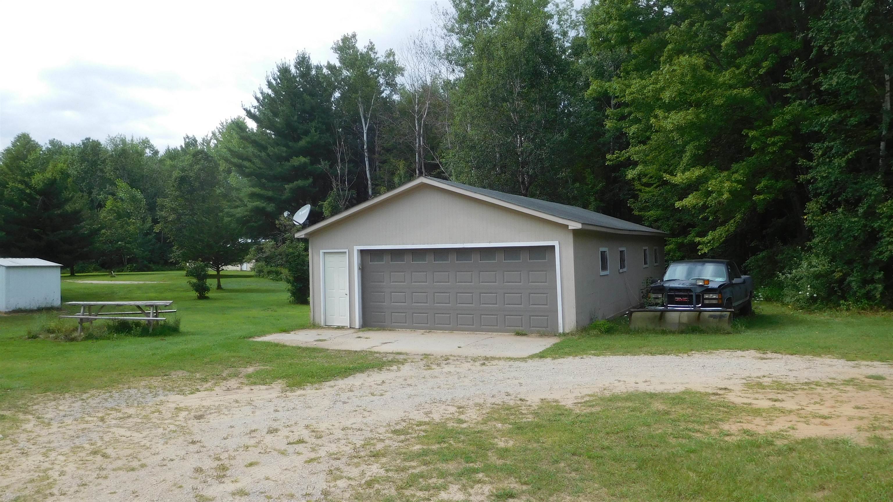 4720 Rupprecht Road Vassar, MI 48768 - Photo 3 of 9 50119332-2.JPG