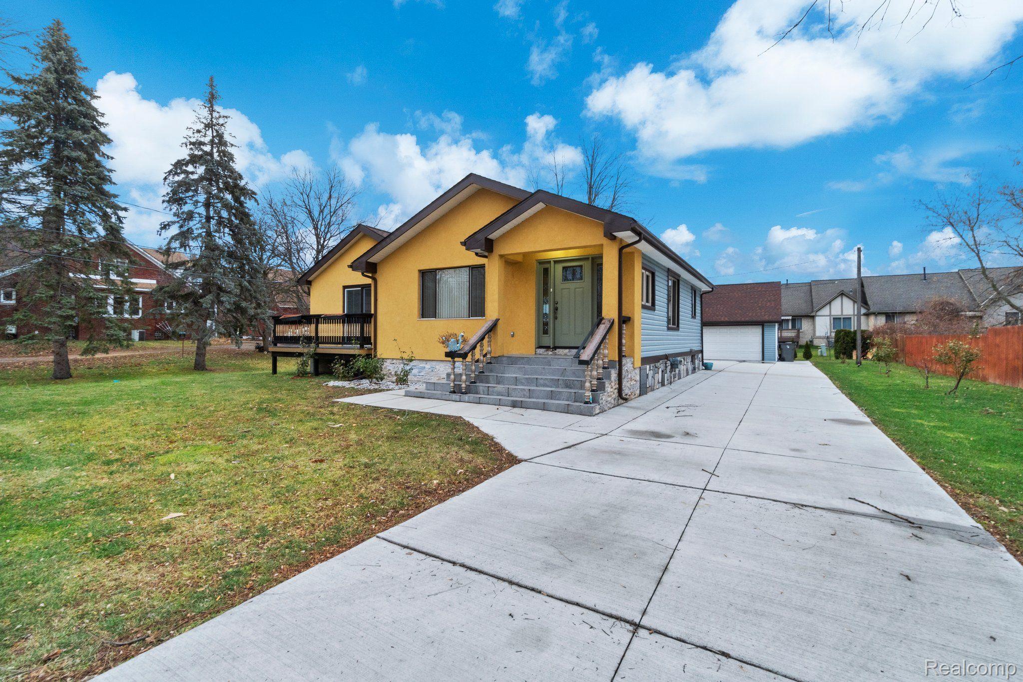 37696 Hayes Road Clinton Township, MI 48038 - Photo 3 of 33 FRONT