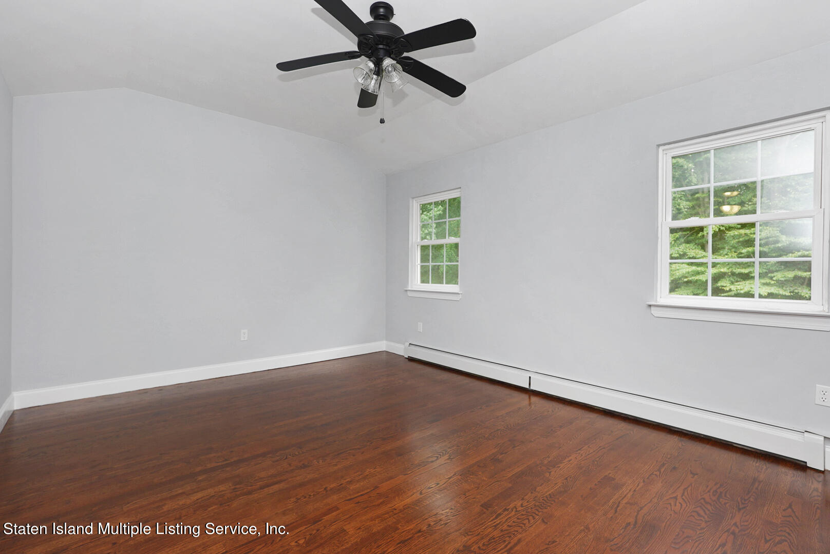 93 Presentation Circle Staten Island, NY 10312 - Photo 14 of 27 (12) PRIMARY BEDROOM