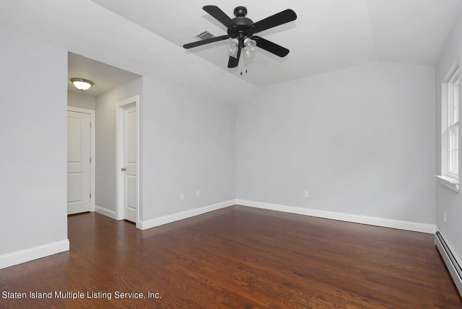 93 Presentation Circle Staten Island, NY 10312 - Photo 15 of 27 (13) PRIMARY BEDROOM