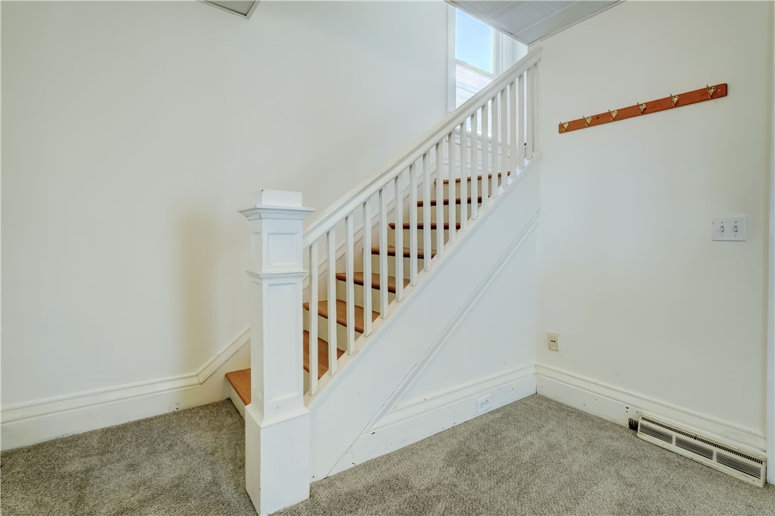 176 Middlesex Road Rochester, NY 14610 - Photo 19 of 40